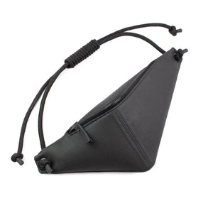 THEO corn leather triangle-shaped bum bag -black