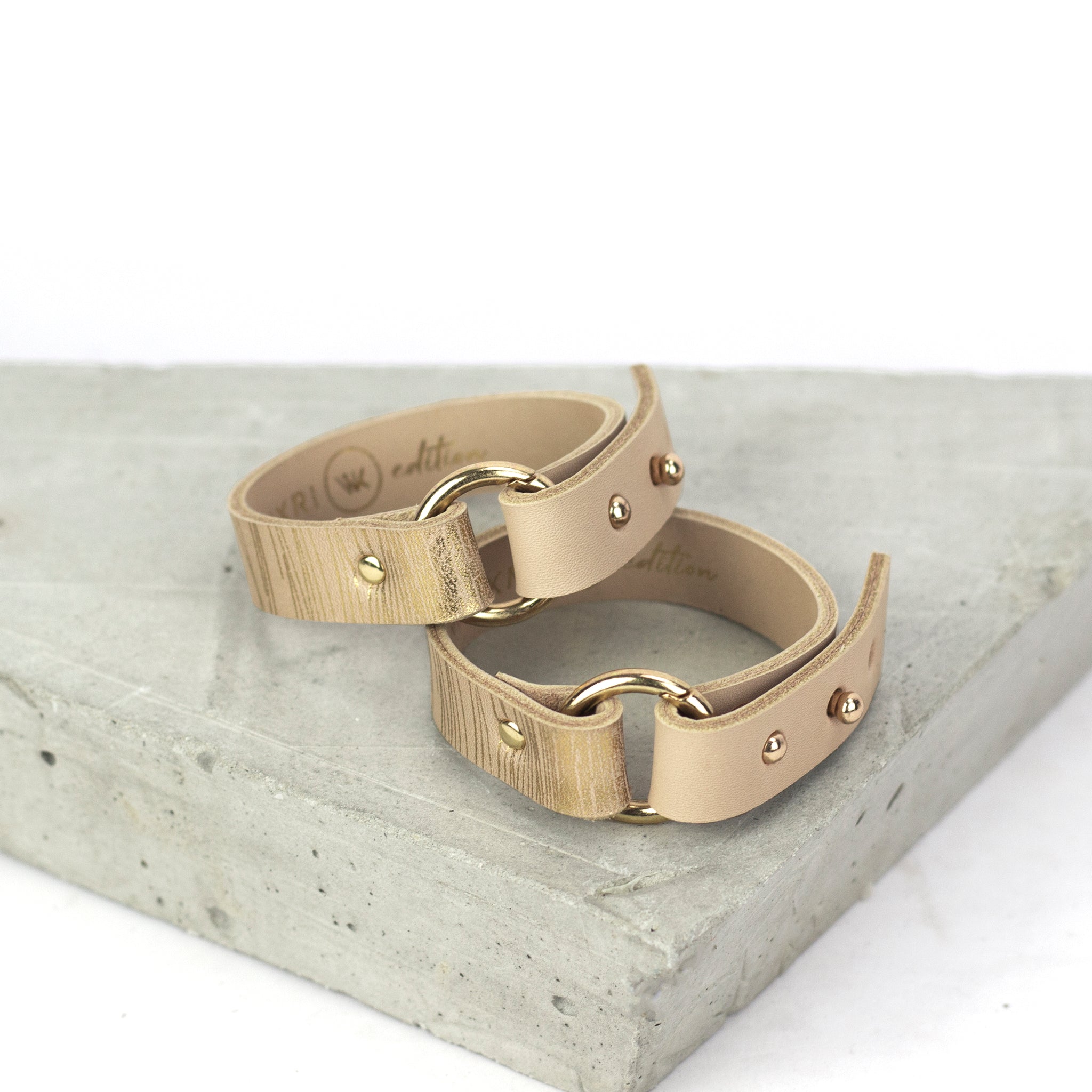 'SUJI' karkötő bézs és arany