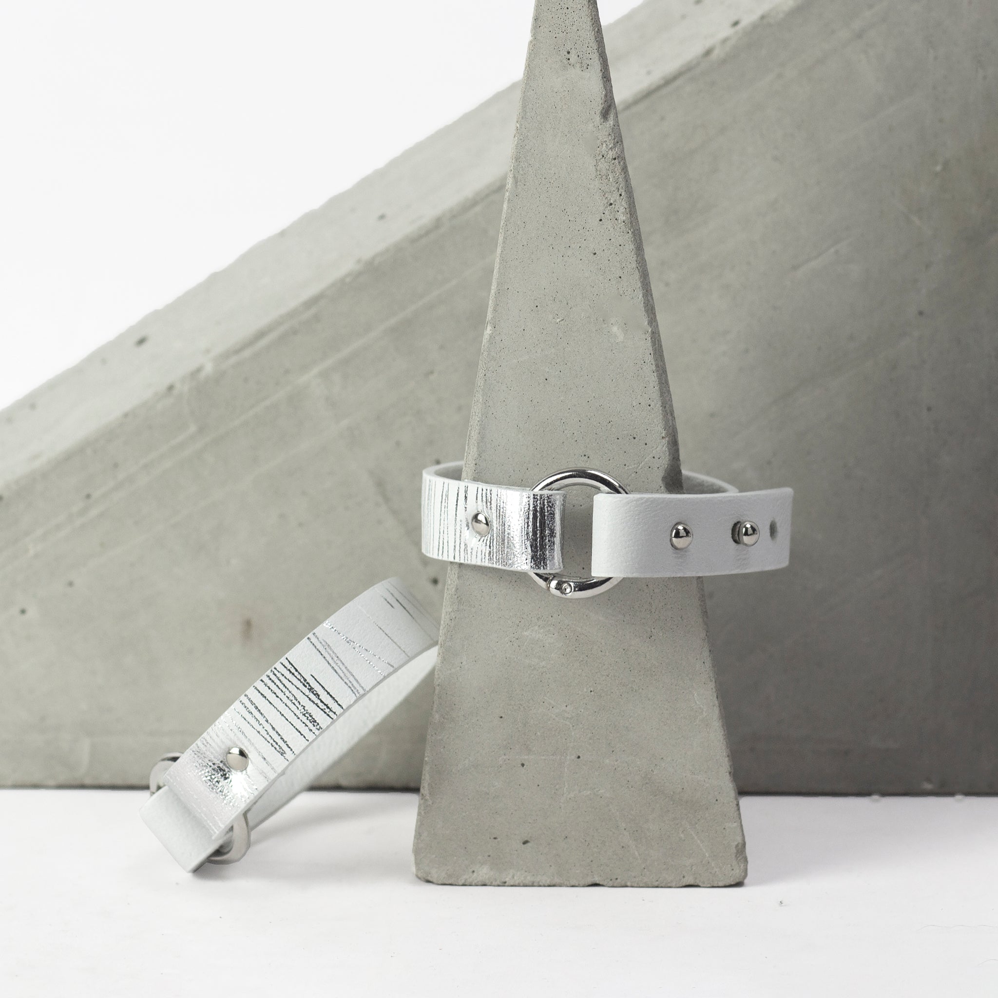 'SUJI' karkötő fehér és ezüst