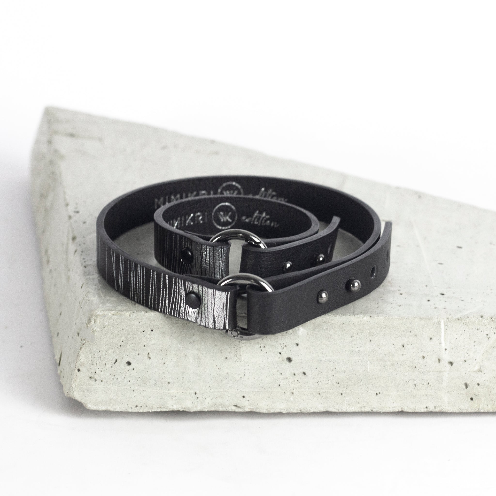 'SUJI' karkötő fekete és ezüst 