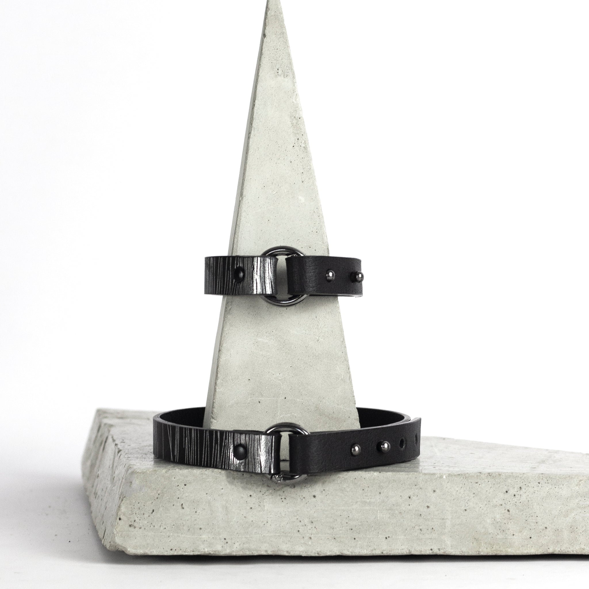 'SUJI' karkötő fekete és ezüst 