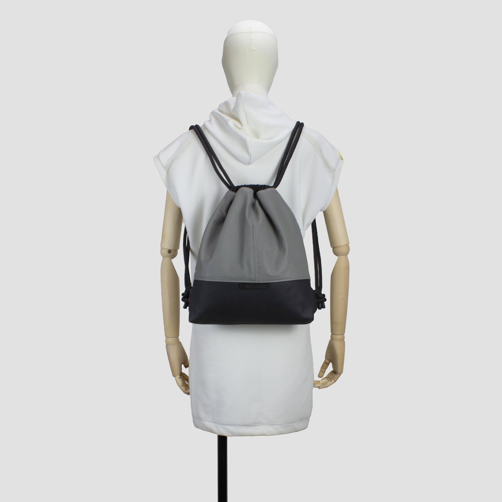 'CARRÉ' Designer backpack gray nappa v01