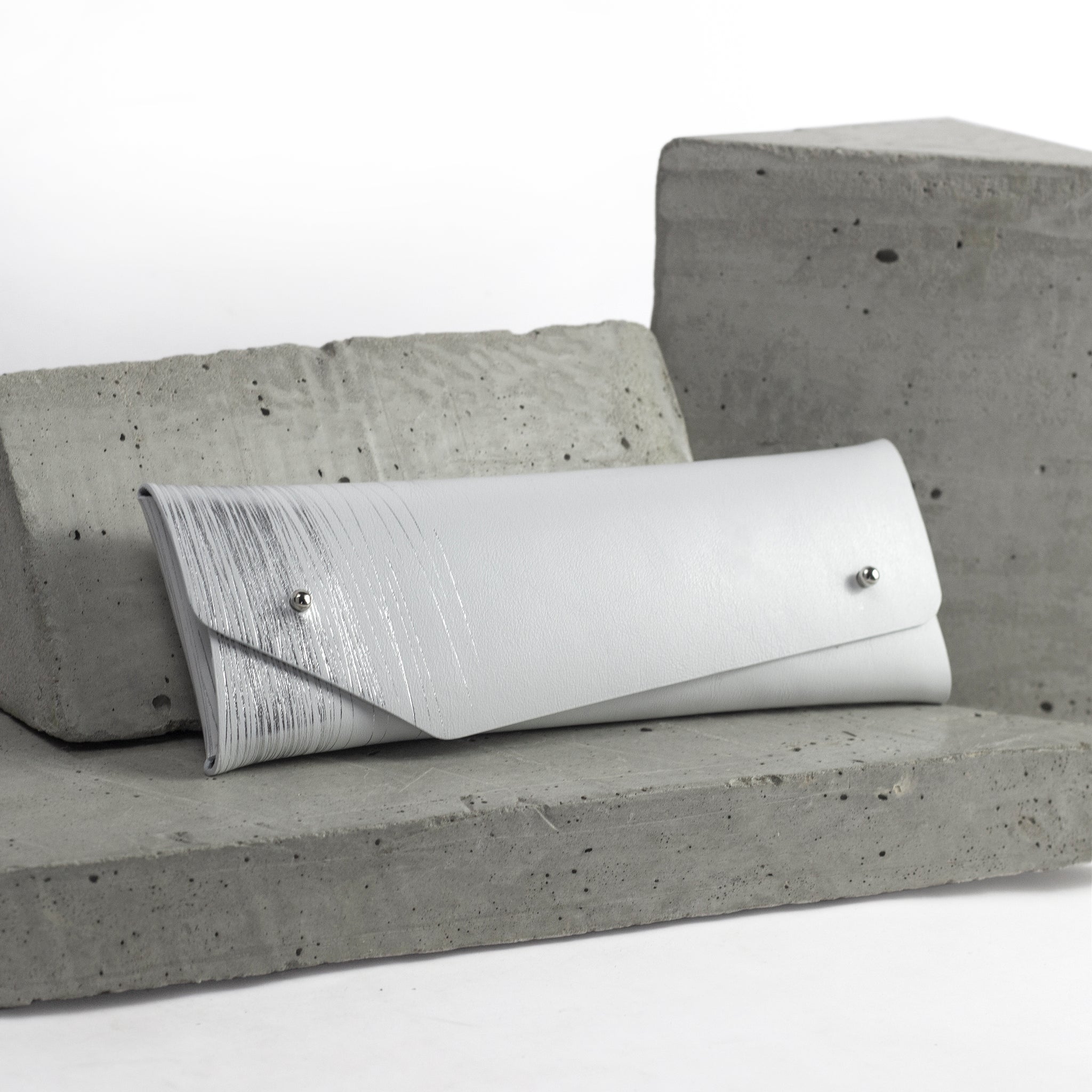 Pencil / glasses case minimal white and silver