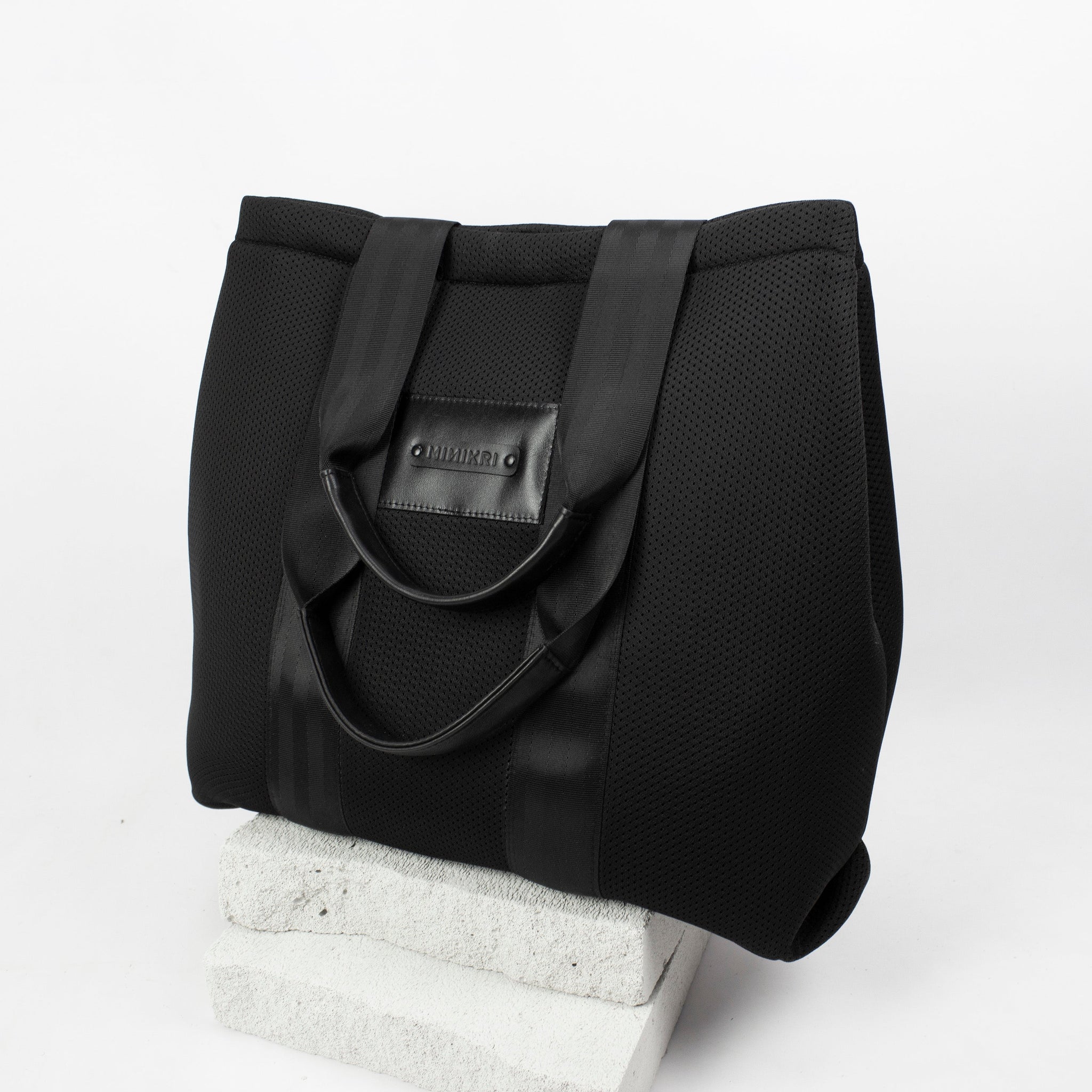 Large-sized neoprene mesh tote bag / shoulder bag